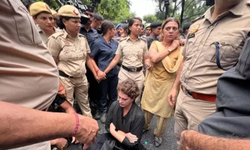 Congs protest march to PMs residence foiled, Priyanka detained