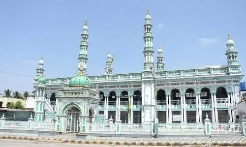 Bengaluru: Hindu outfits celebrate BBMP order that says Idgah ground belongs to govt