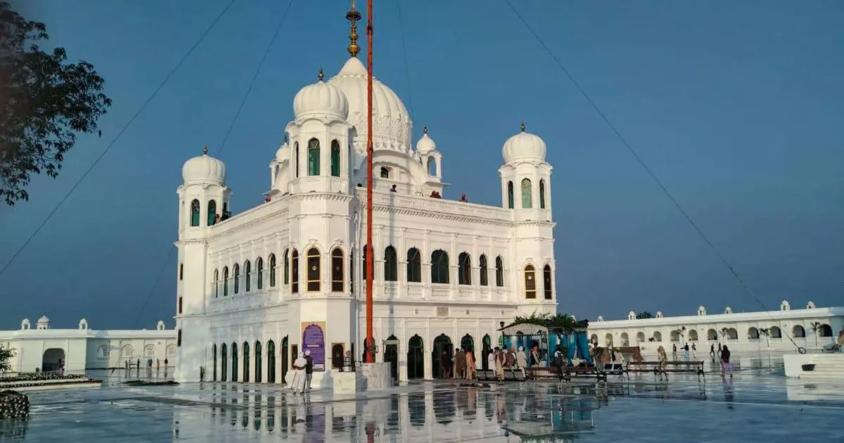 92-year-old Indian man meets his Pakistan nephew after 75 years