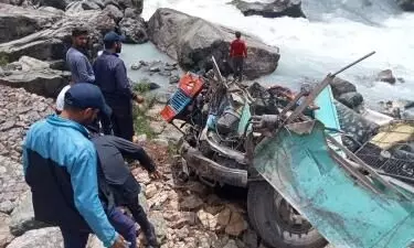 Bus accident kills 7 security personnel in J&K