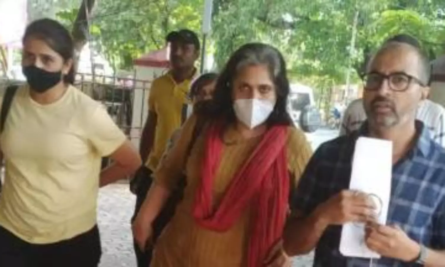 SC seeks Gujarat govts reply on bail plea submitted by Teesta Setalvad