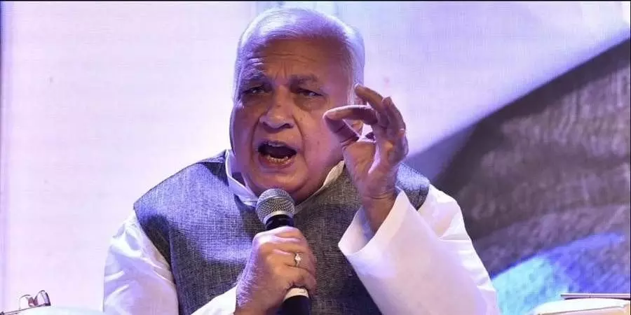Arif Mohammad Khan cautions Kerala CM, ministers against lowering of dignity of Guvs office