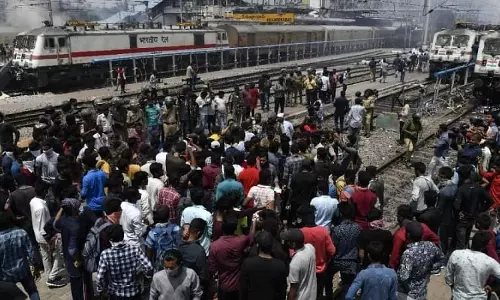 Court orders Centre to respond to pleas filed against Agnipath scheme