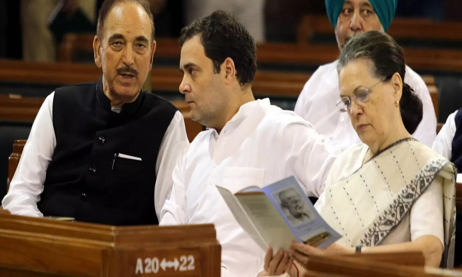 Ghulam Nabi Azad or Rahul? Who is to blame?