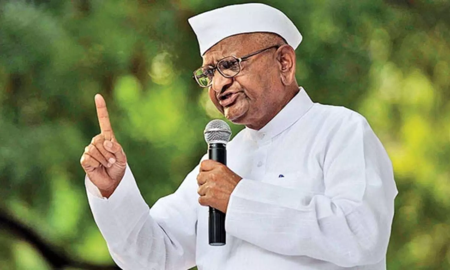 Like liquor, power intoxicated Arvind Kejriwal: Anna Hazare