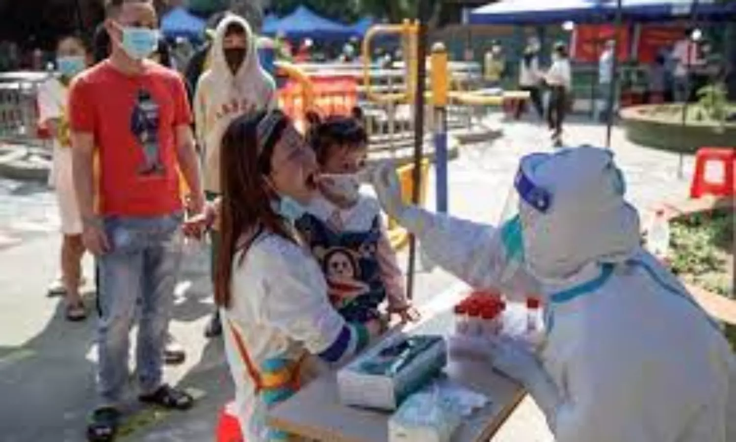 Southwestern Chinese city struggles with food shortage due to Covid