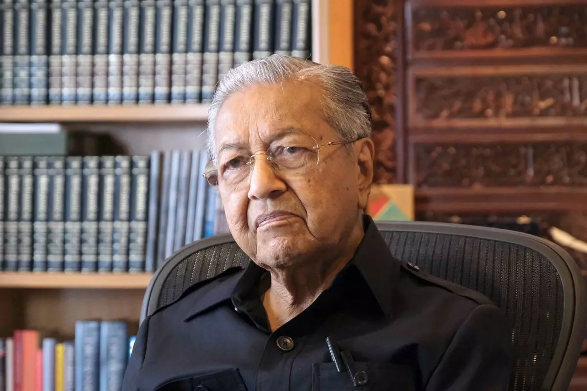 Former Malaysian PM Mahathir tested Covid positive;  hospitalised