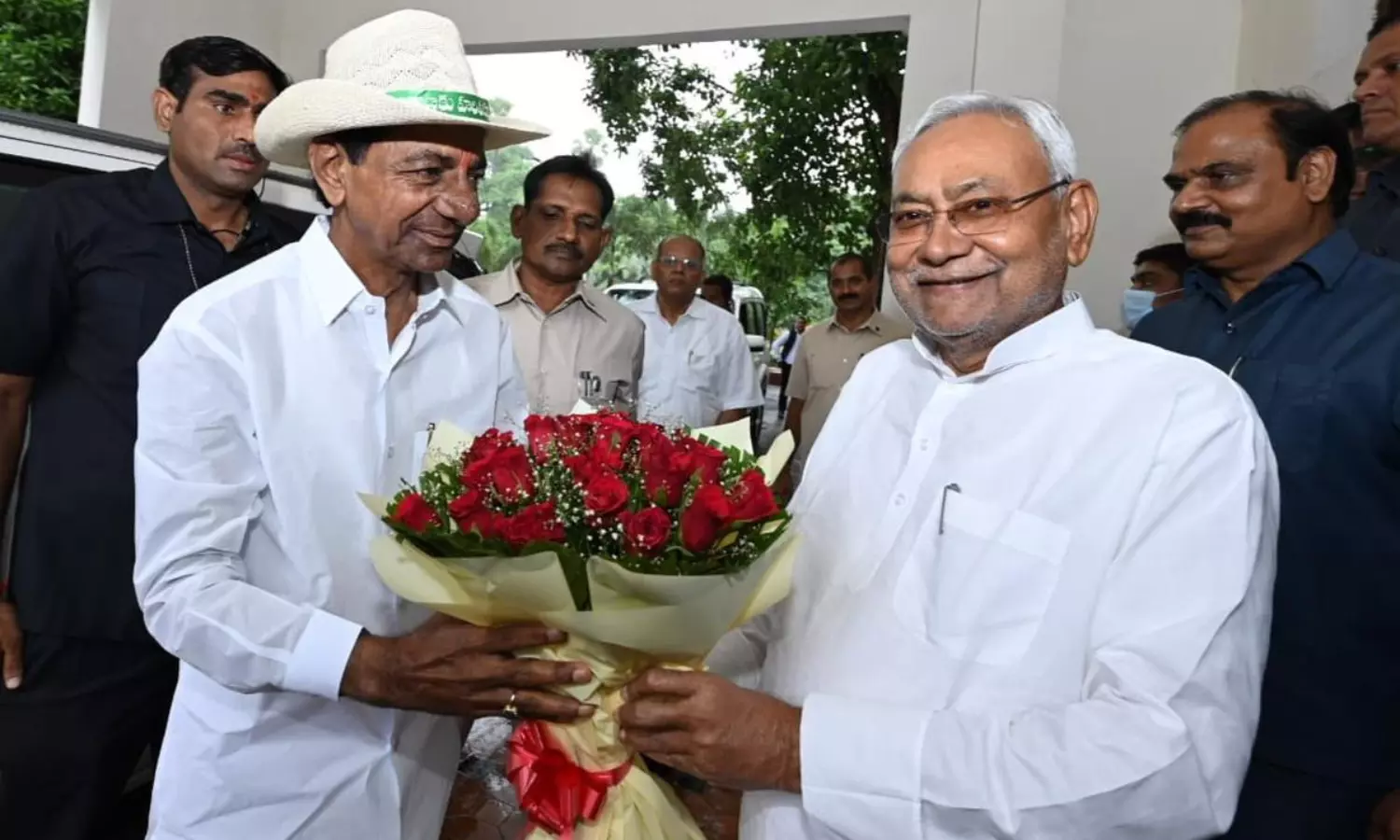 KCR meets Nitish Kumar aiming at BJP –mukta Bharat