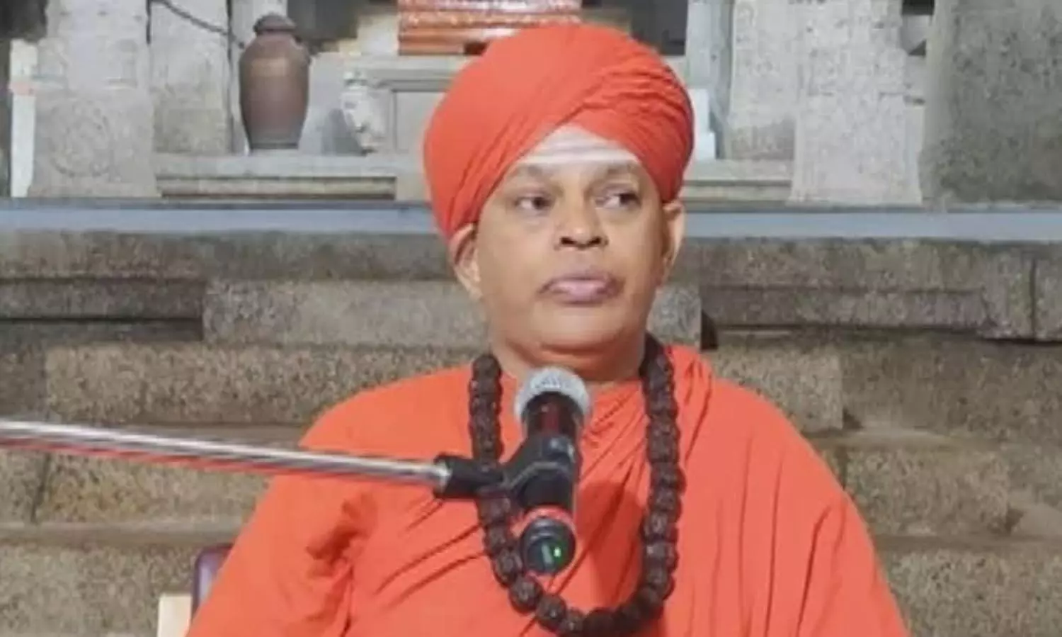 Karnataka seer Shivamurthy Murugha   arrested in sexual assault case