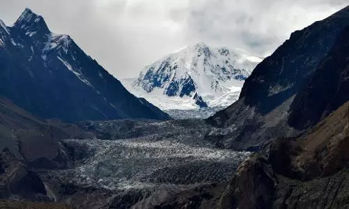 Melting Himalayan glaciers are making  Pakistans floods worse