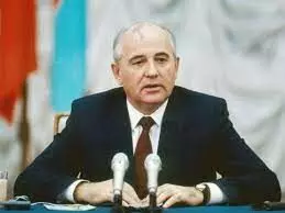 Putin absent from Mikhail Gorbachevs funeral, Thousands gather at open casket