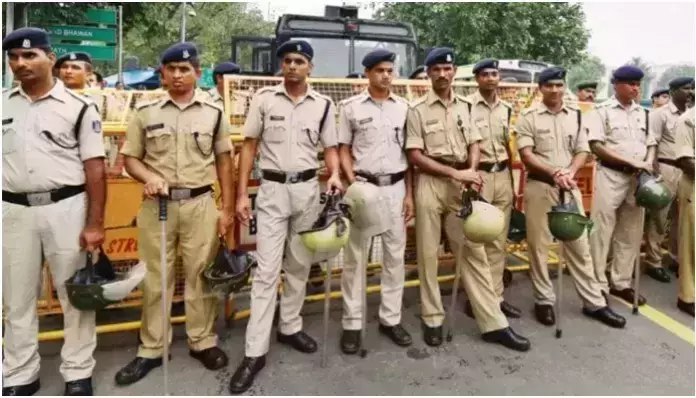 Unemployed man kills his mother and self, leaving 77-page suicide note