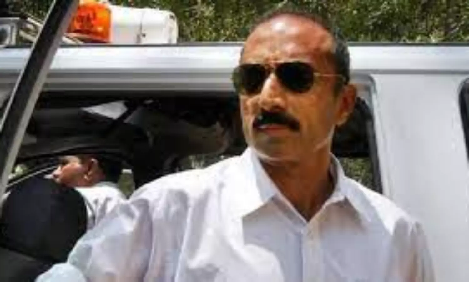 Supreme Court dismisses Sanjiv Bhatts plea to quash cases against him