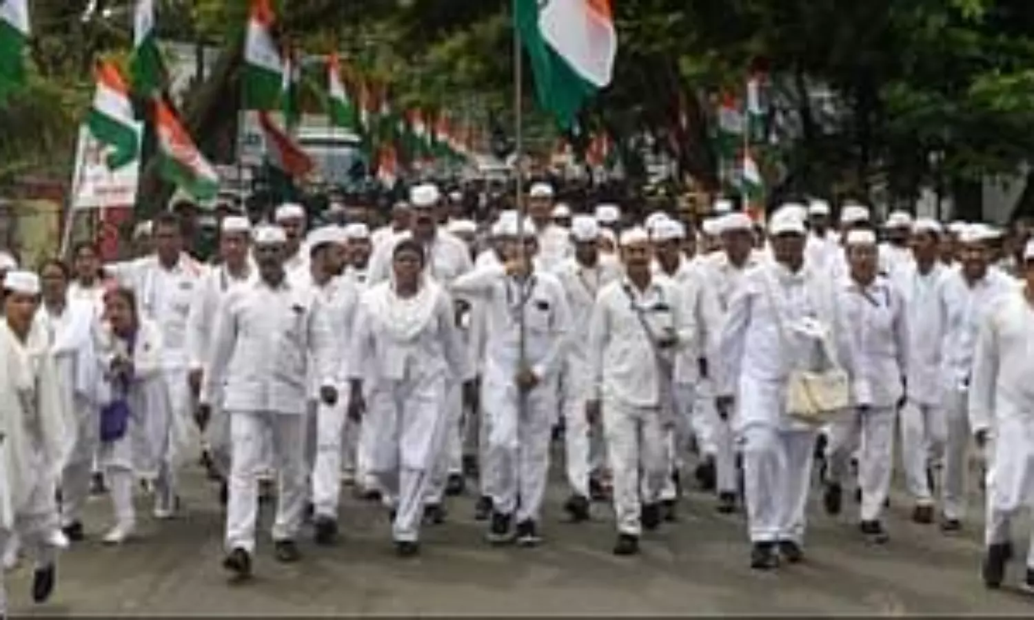 Logistics plans for the Congress "Bharat Jodo" march include 60 containers for padyatris, various shoes
