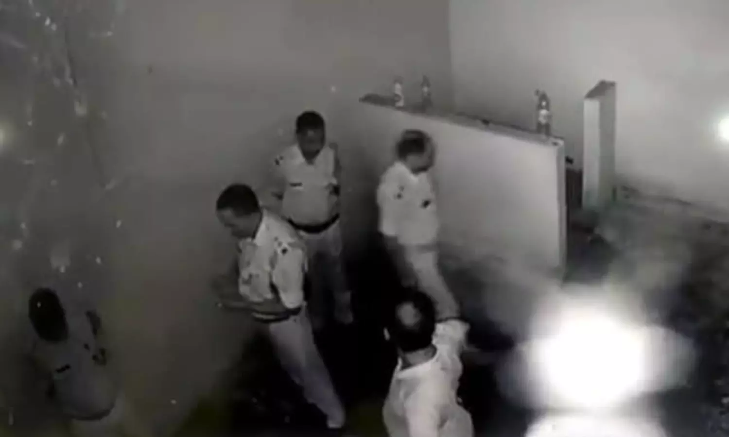 Bihar police SP locks up 5 juniors for negligence, video goes viral