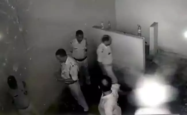 Bihar police SP locks up 5 juniors for negligence, video goes viral