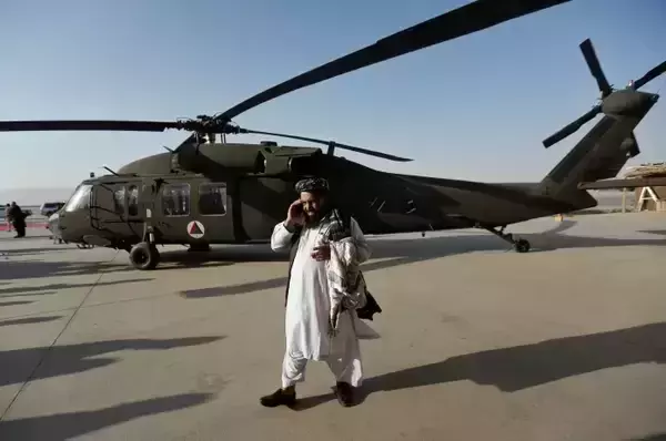 Taliban tries to fly American chopper, crashing and killing three
