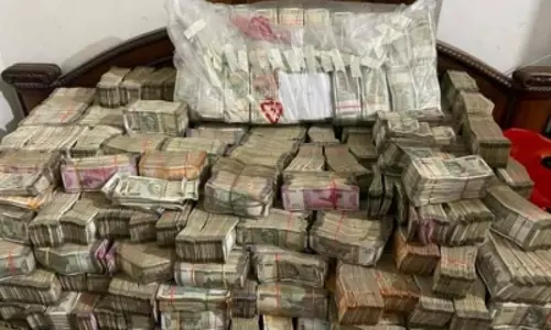 SBI officials spent 13 hours counting the money seized by ED in Kolkata