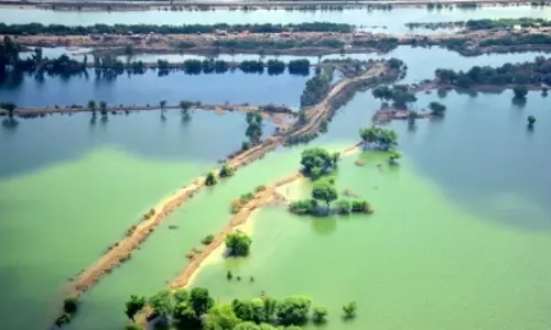 Hindu temple in Pakistan offers refuge to flood-hit Muslim families
