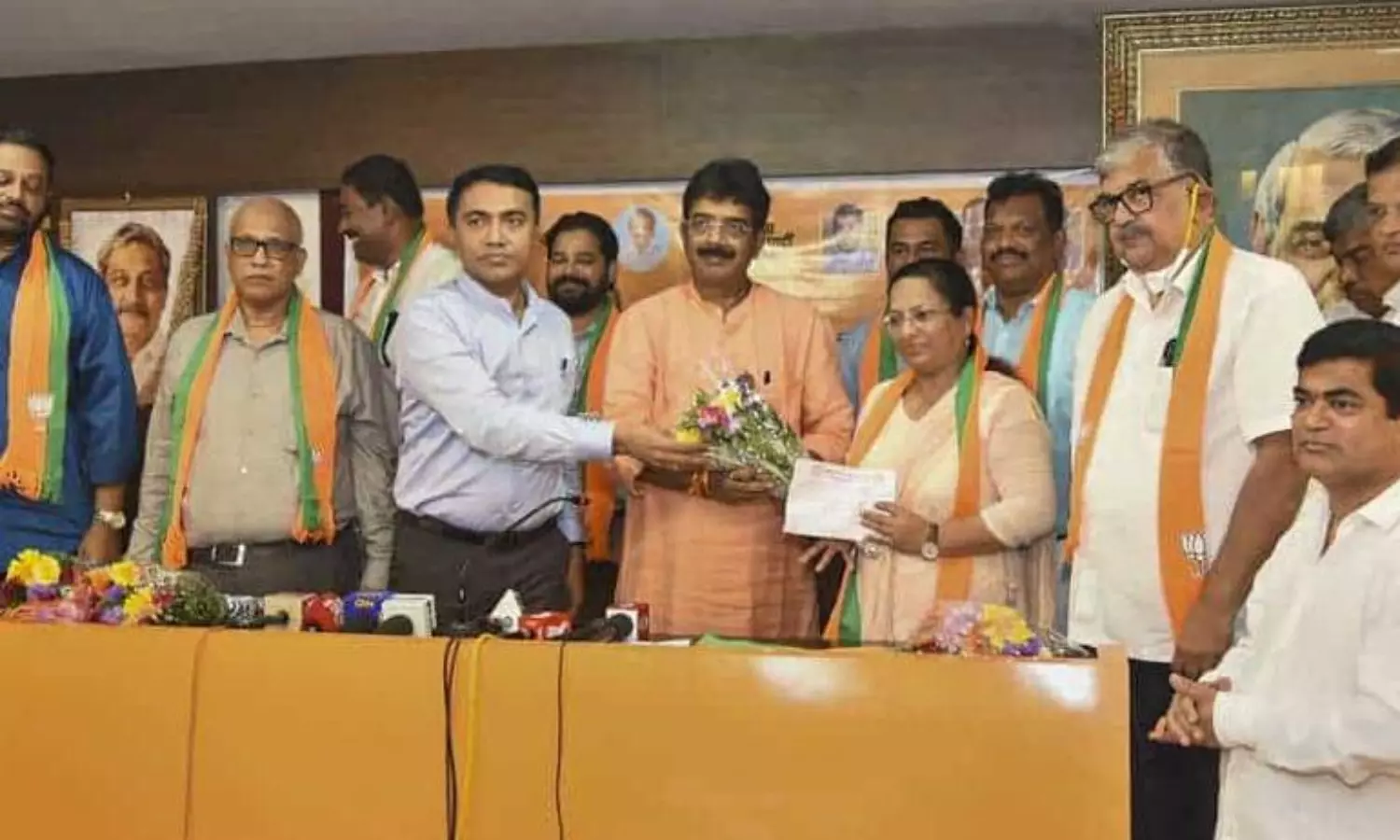 Congress chhodo, BJP jodo: Congs strength shrinks to three in Goa Assembly