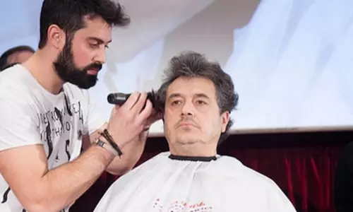 Greek hairstylist sets world record for fastest haircut in 47 seconds