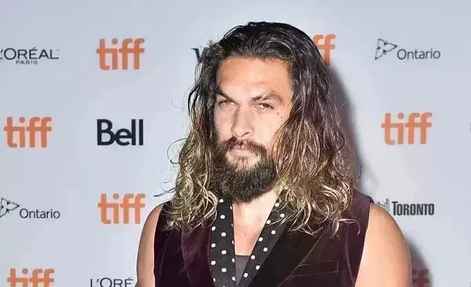 Jason Momoa shows off his Hawaiian heritage with a head tattoo