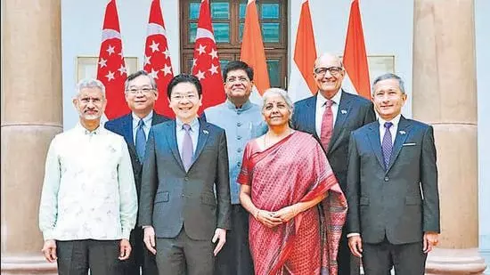 PM Modi meets with India-Singapore ministerial delegation