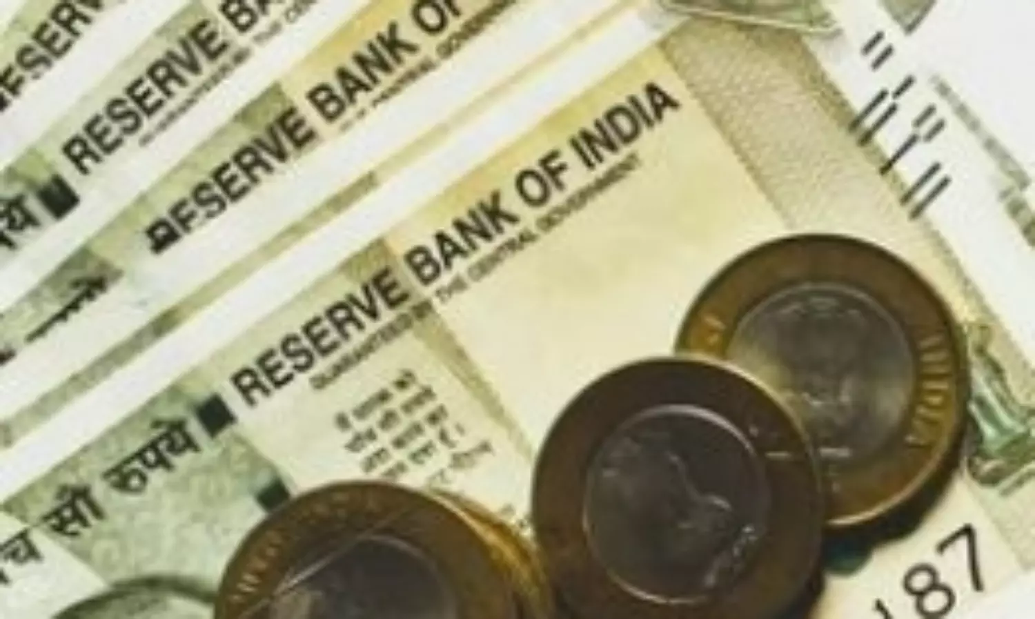 All time low for rupee as it falls 88 paise closing at 80.86 against USD