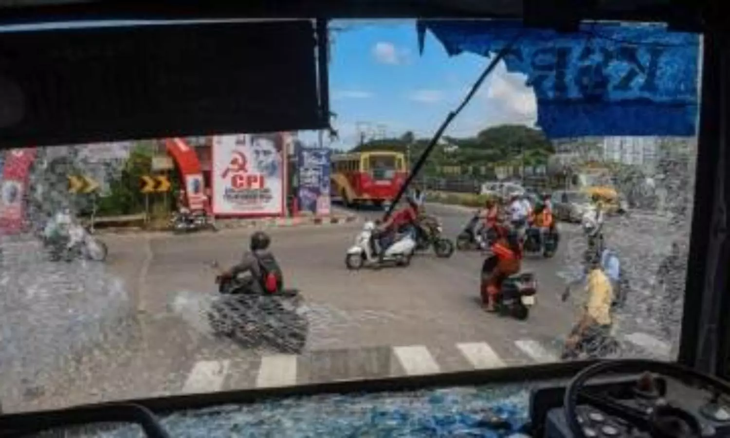 Suo motu case against PFI by Kerala HC following flash hartal