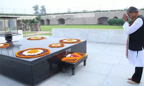 Kharge vs Tharoor in Congress presidential poll as Digvijaya Singh opts out