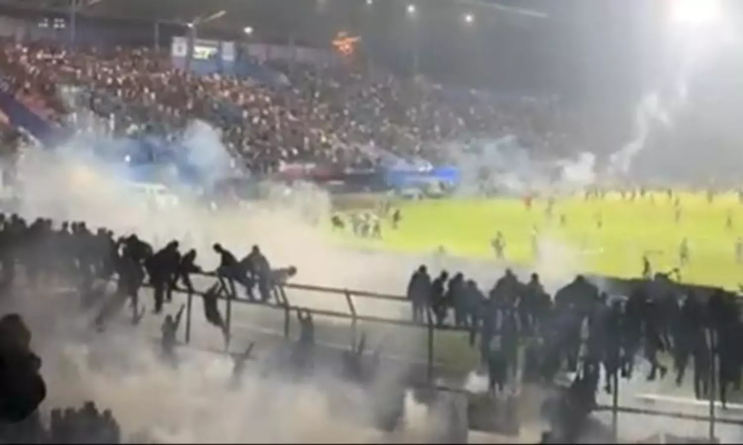 Stampede: 125 killed in Indonesia in post-football-match chaos