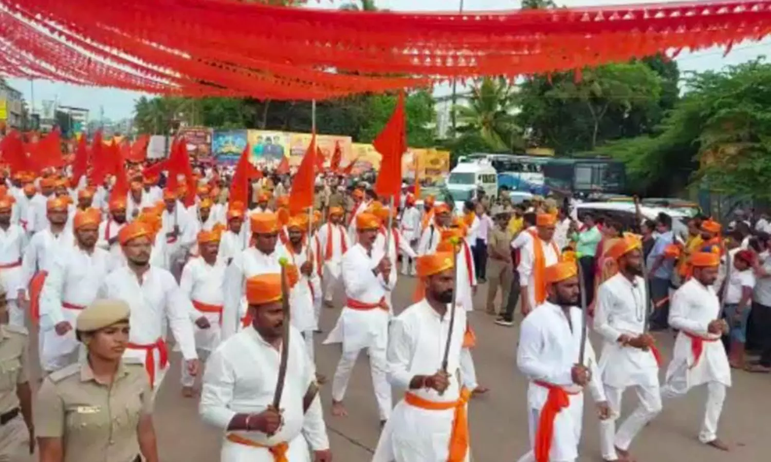 Right-wing rally in Udupi brandishes swords, urges Hindus to worship weapons