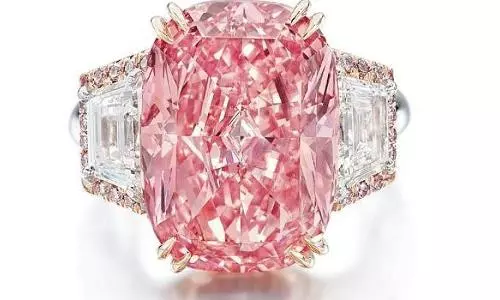 Sold in Hong Kong, pink diamond breaks previous world record for highest price per carat