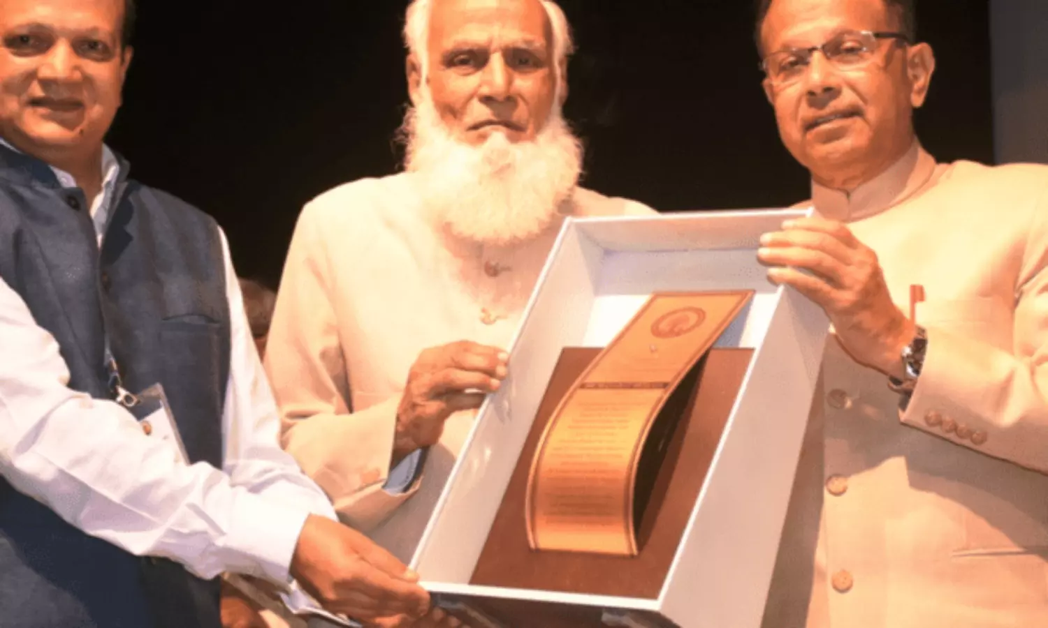 Aligarh university academic wins top UAE award for alternative medicine