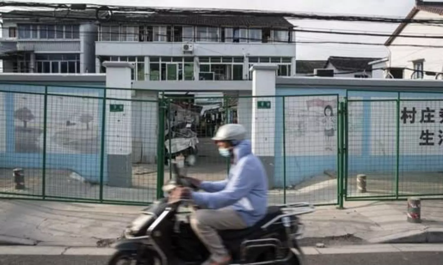 Shanghais Covid cases hit three-month high sparking lockdown worries