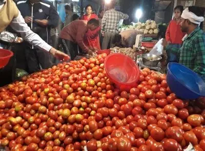 Tamil Nadu heavy rain: Price of shallots and tomatoes goes up
