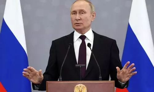 Putin warns of global  catastrophe if Nato troops  clash with Russian forces