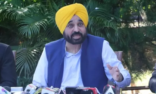 Angry farmers block road to Sangrur home of Punjab Chief Minister