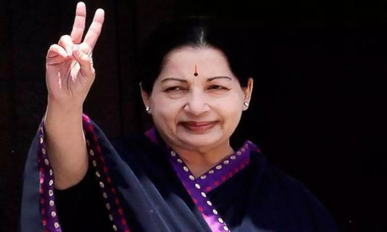 Jayalalithaa death: Arumughaswamy Commission calls for probe against Sasikala, Ex-TN Minister Vijayabaskar