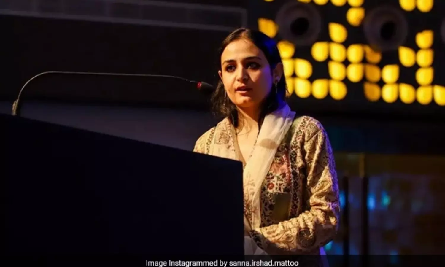 Pulitzer winning Journalist stopped at Delhi Airport; US says aware of reports