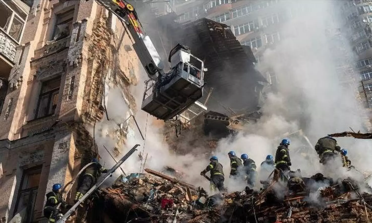 Ukraine, Russia trade attacks; civilians including pregnant killed