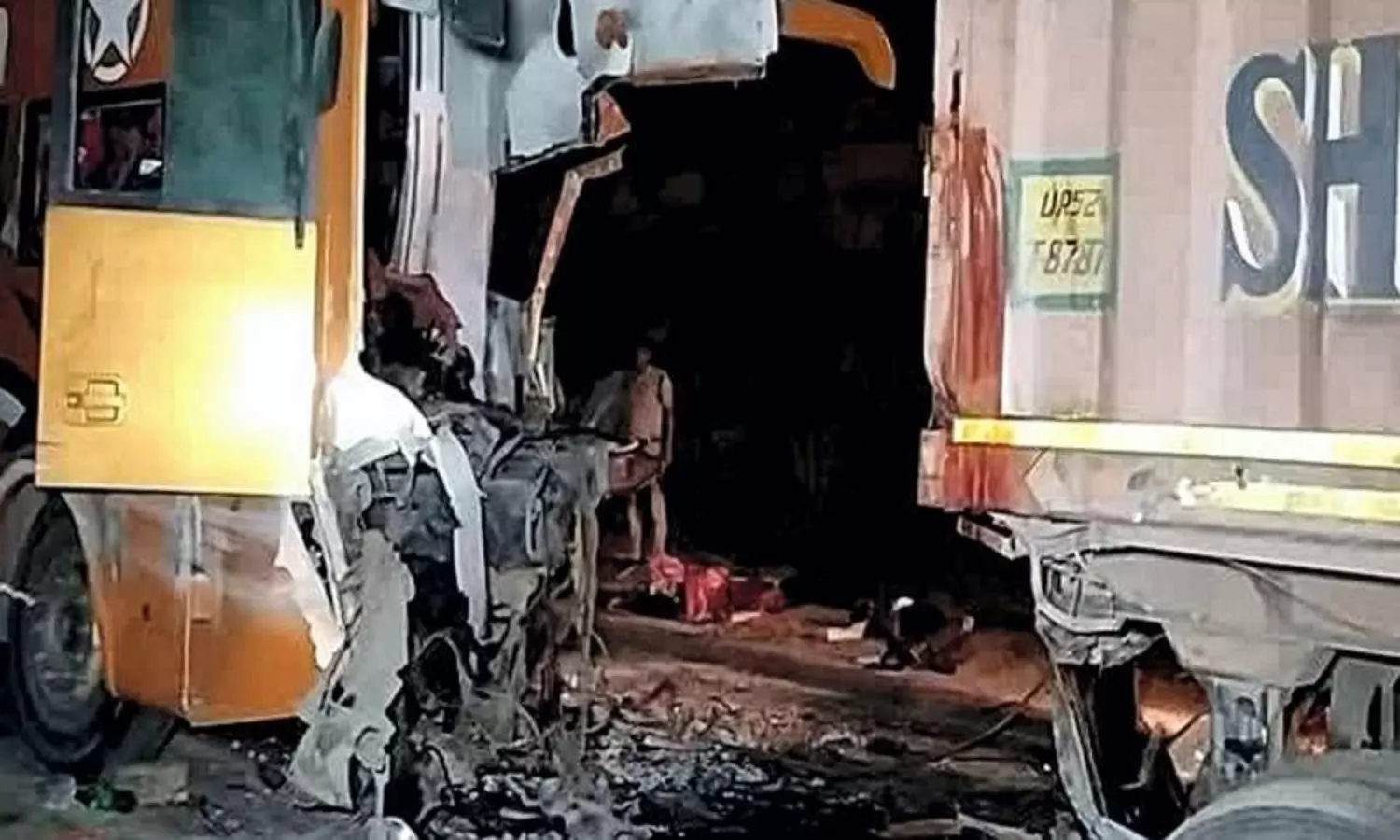 15 killed, 35 wounded as bus carrying labourers collides with a truck in MP