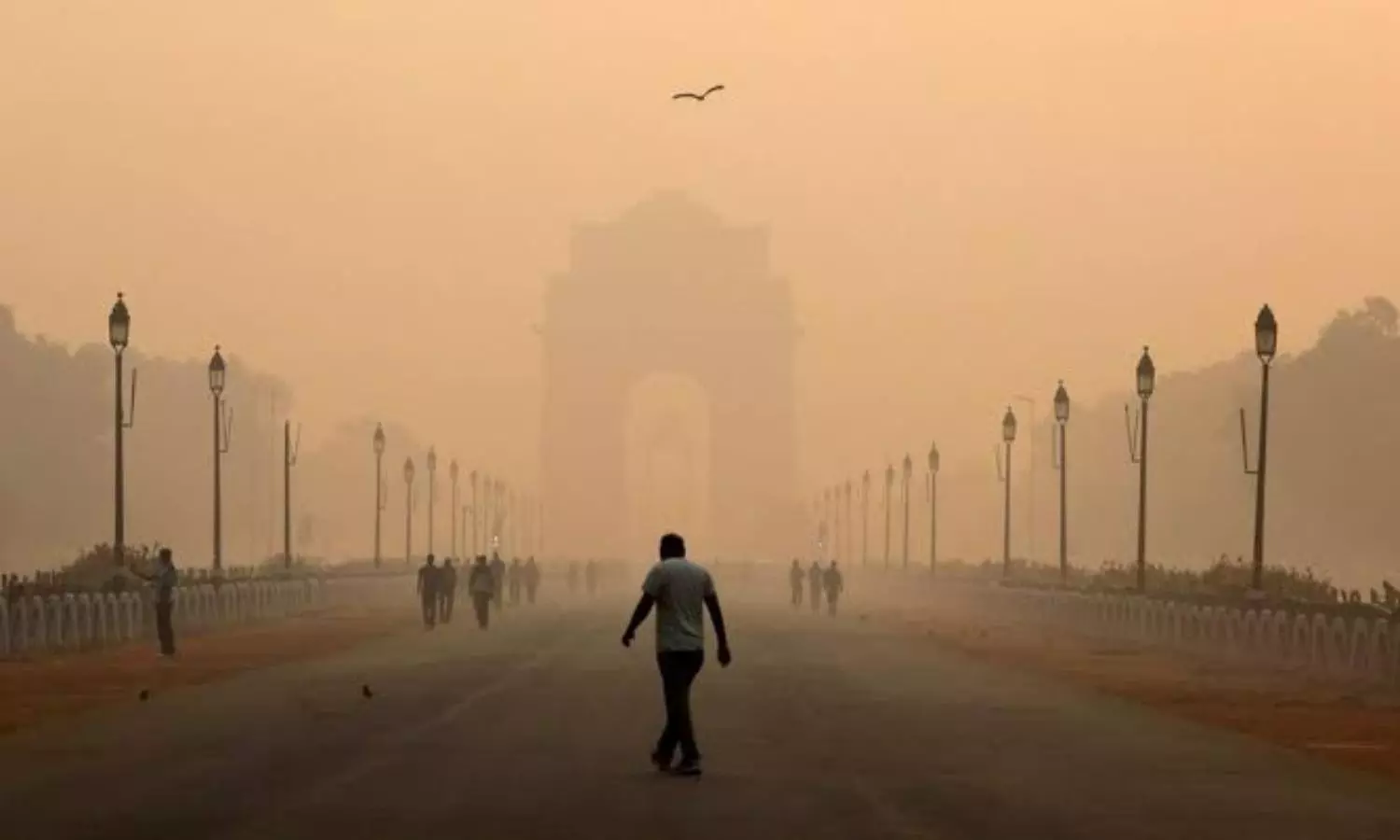 Delhi`s air quality turns `very poor` as people burst firecrackers flouting ban