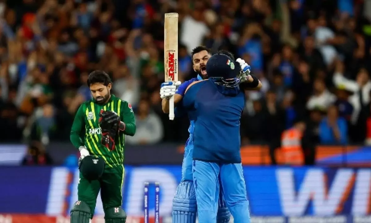 India, Pak cricket fans dance together after T20I WC match