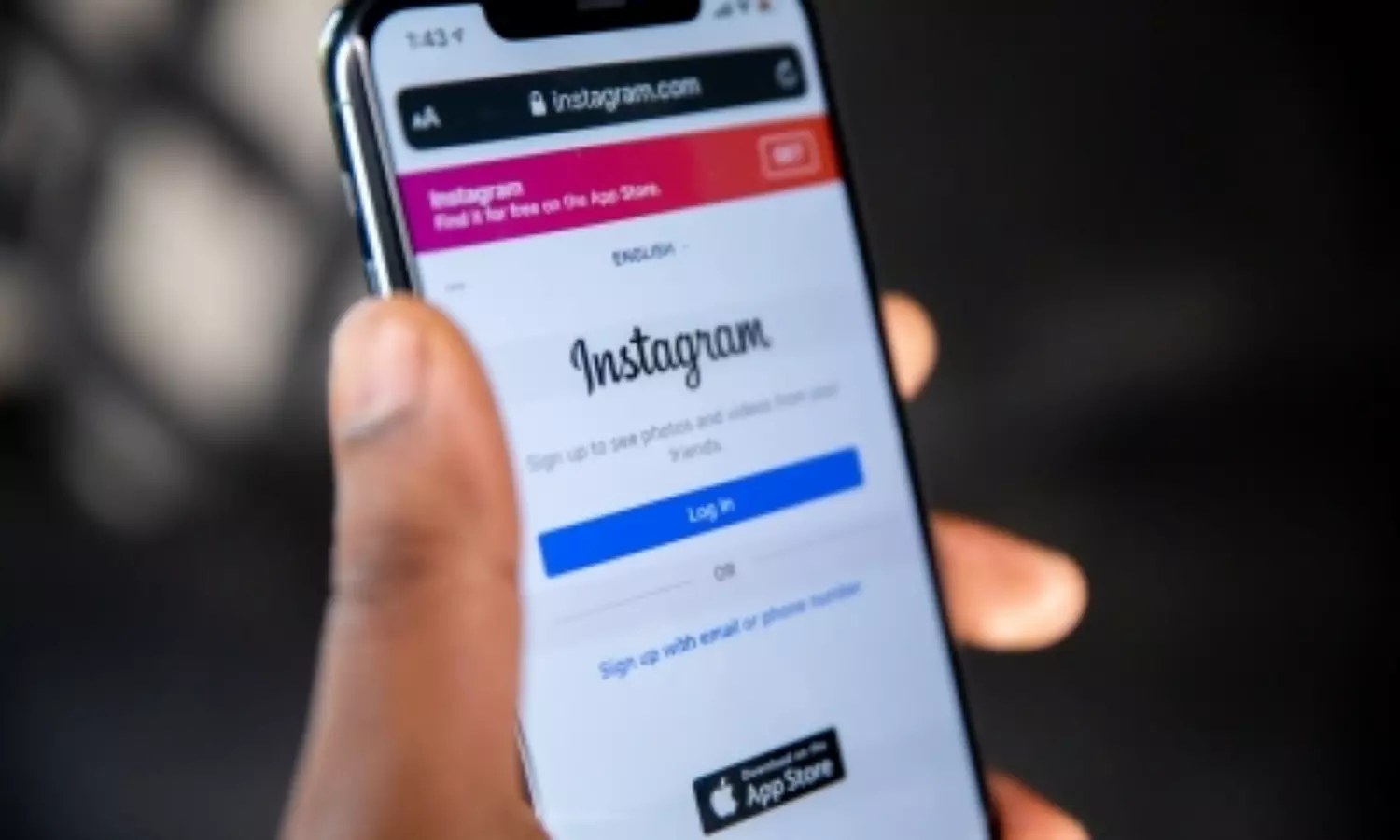 Instagram users report problems with logging in