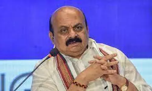 Cash bribe in Deewali gift hampers from Ktka CMs office to journalists, CM says he is unaware