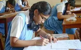 Heat rises in Karnataka over only Hindi or English for the central exams