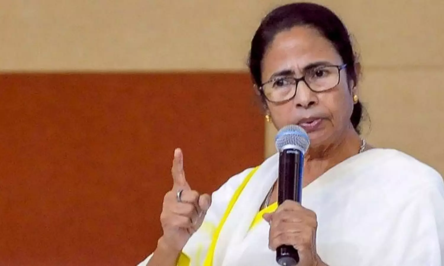 Wont let CAA be implemented asserts Mamata; it will be done says union minister