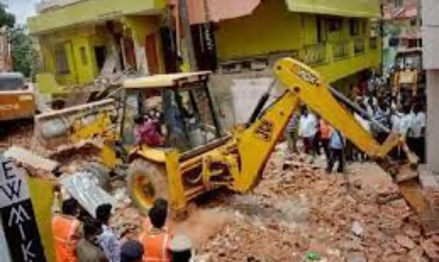 Thackerays Shiv Sena office in Thane demolished