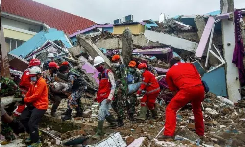 Earthquake in Indonesia: death count reaches 310